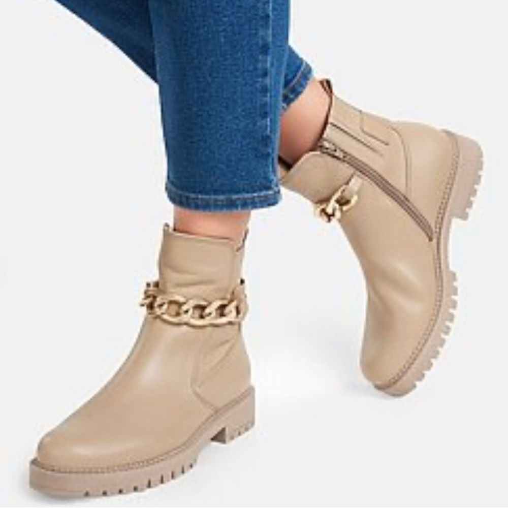 JONES NEW YORK Ollee Chain Link‎ Ankle Boots, Cream Size 8.5M B23B